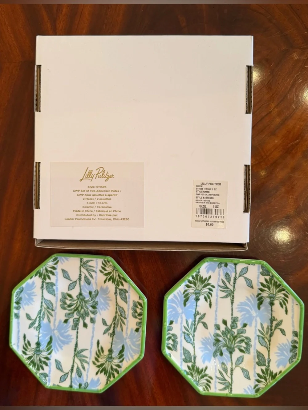 NWT Lilly Pulitzer Set of 2 Appetizer Plates Swayin In The Breeze